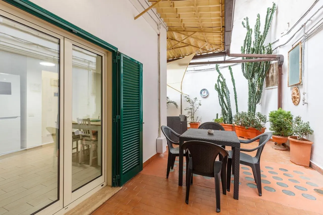 Secret Garden At Battistello Caracciolo Apartment Naples