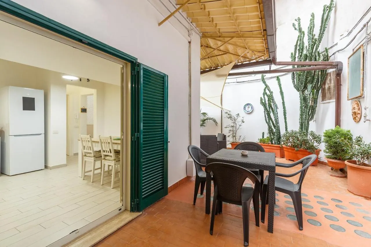 Secret Garden At Battistello Caracciolo Apartment Naples