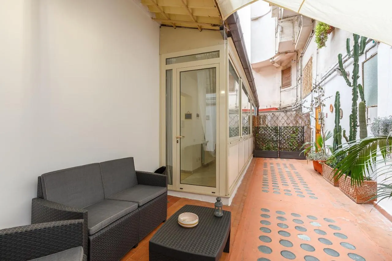 Secret Garden At Battistello Caracciolo Apartment Naples 0*,